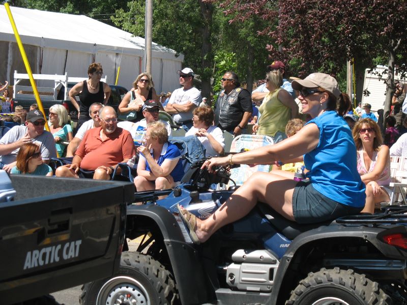 2009 parade in Detroit Lakes