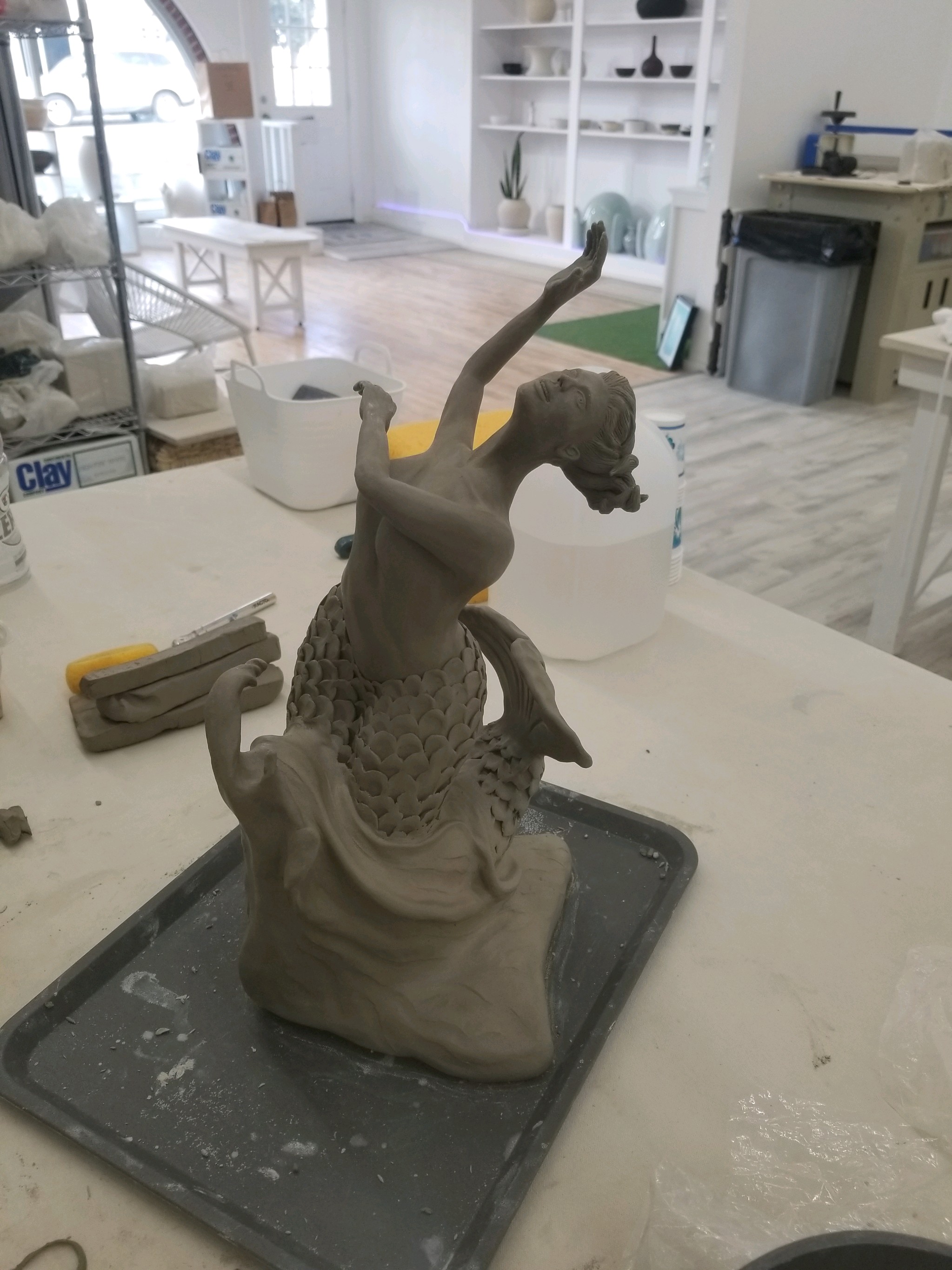 An unfired sculpture for the "Amplitude" exhibition at the Waage gallery fall 2023