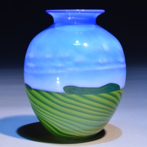 Offut vase thumbnail pic